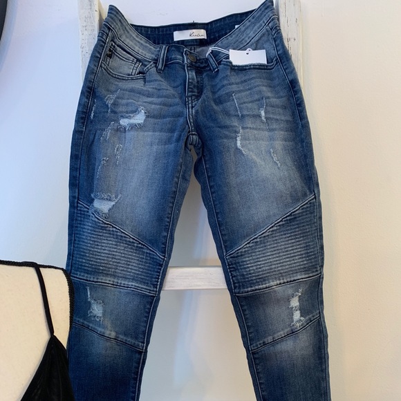 Last 23, 25, 26 ‼️ Light Wash Low Rise Moto Jeans - Picture 4 of 6